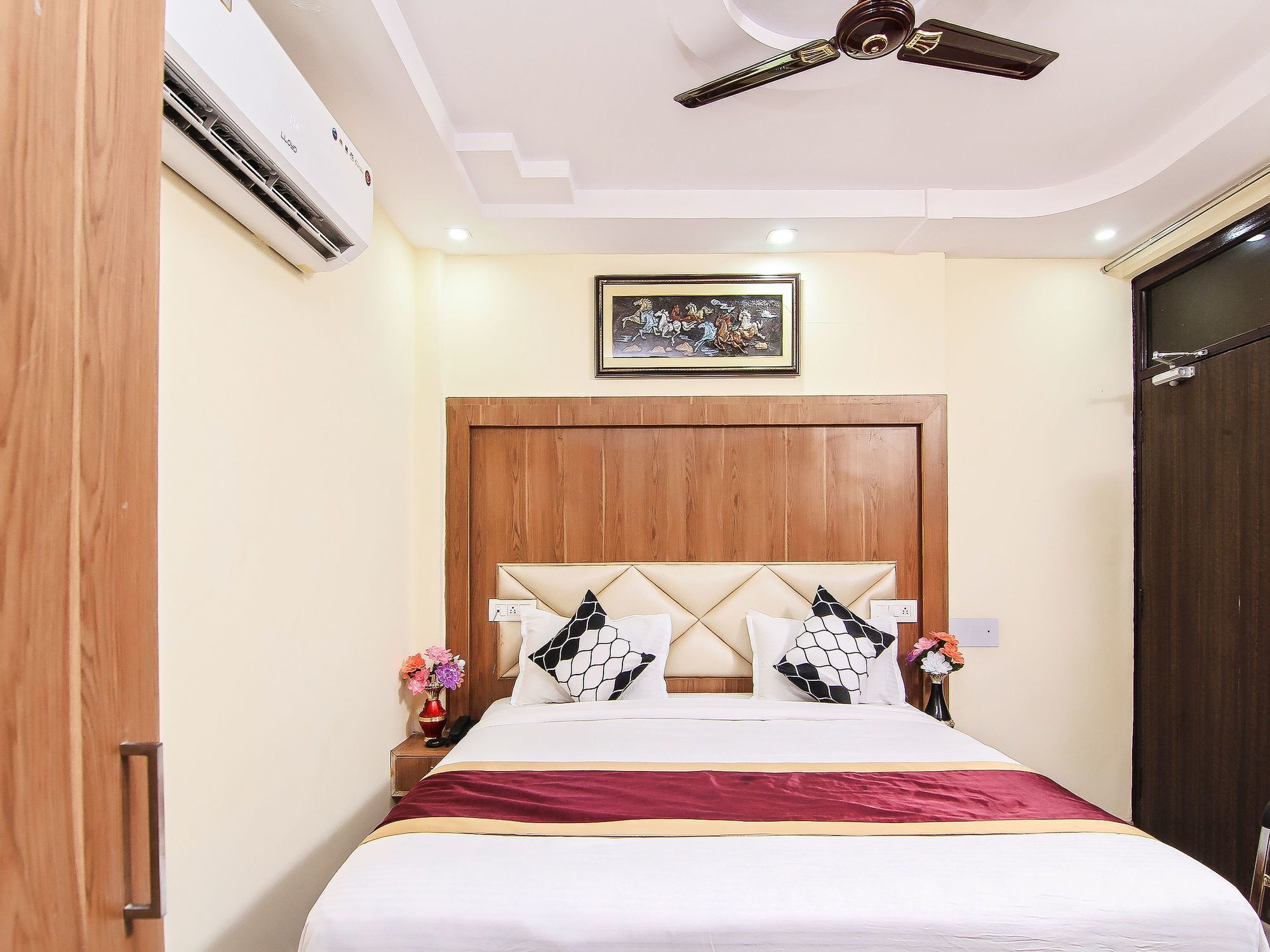 Super Hotel O Charbagh Formerly Khalsa Inn ラクナウ エクステリア 写真